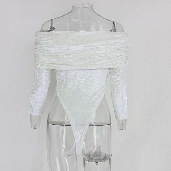 FEW LEFT! Velvet off-the-shoulder bodysuit - Picture 5 of 7
